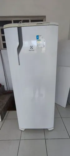 Vendo geladeira Eletrolux Frost Free