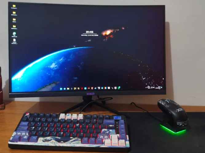PC Gamer Completo Ryzen 5 + RX 6750 XT + 16GB + Monitor 180Hz