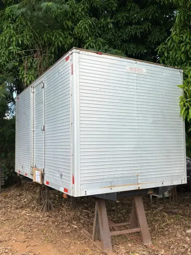 Vende-se baú para caminhão 3/4