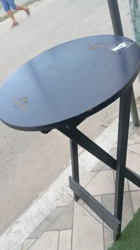 Vendo 2 mesas bistrô Top 90 reais cada uma * wattsapp