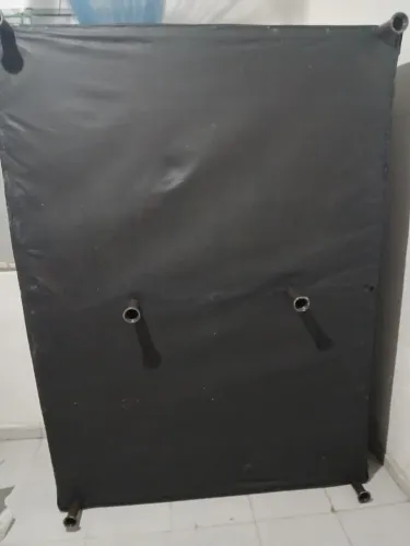 Vende se uma cama de casal