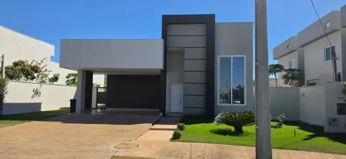Imóvel para aluguel tem 220 metros quadrados com 3 quartos