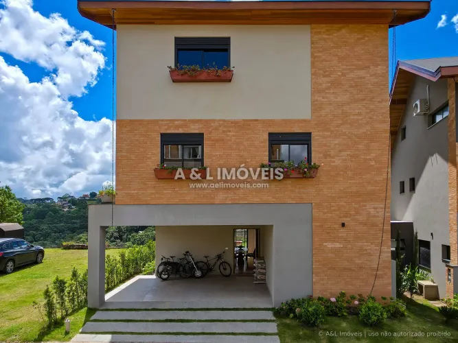 Casa em Condomínio | Campos do Jordão | 4 Suítes e Porteira Fechada