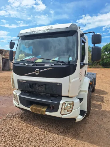 Volvo VM 330 4×2