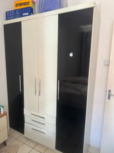 Vendo Guarda Roupa