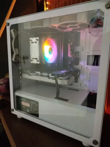 I5 10400F, 16 Ram, 1660 Super 6 gigas, 770Gb armazenamento