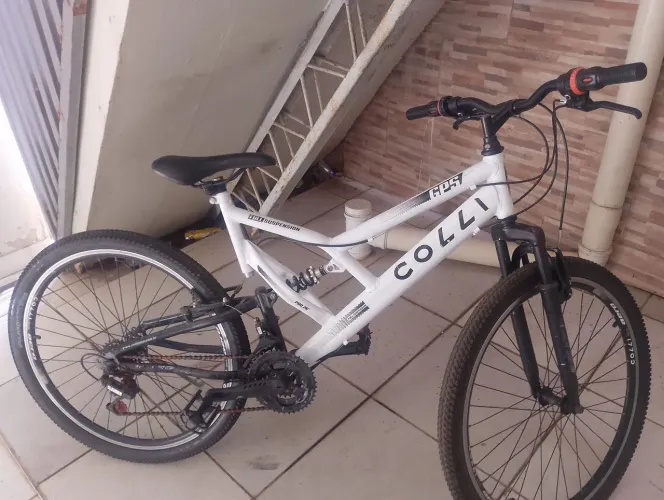 Bicicleta semi nova Colli