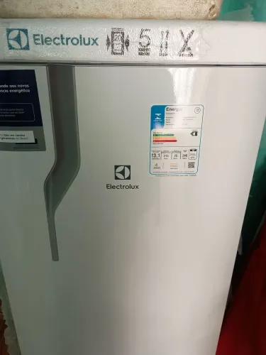 Geladeira nunca usada