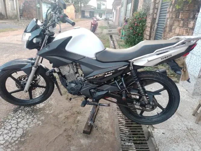 Moto toda original