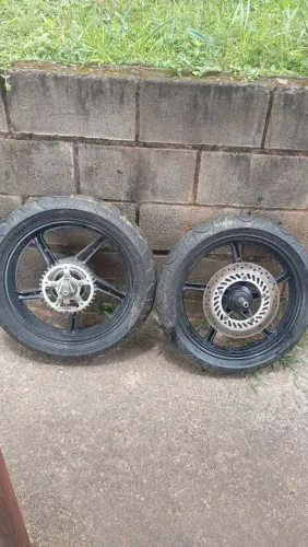 Pneus novos com roda.( Twister , CB 300).
