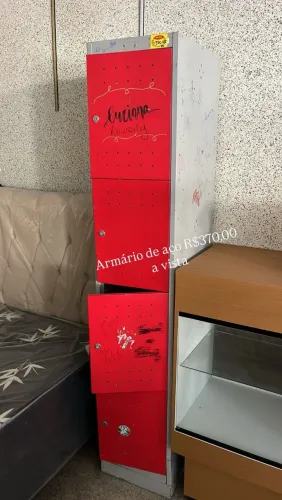 Armário de aço