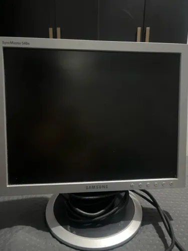 Monitor Samsung 540N com caixa de som
