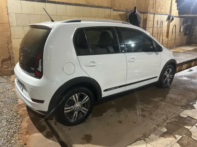Volkswagen Up! Cross 1.0 TSI Total Flex 12V 5P 2018