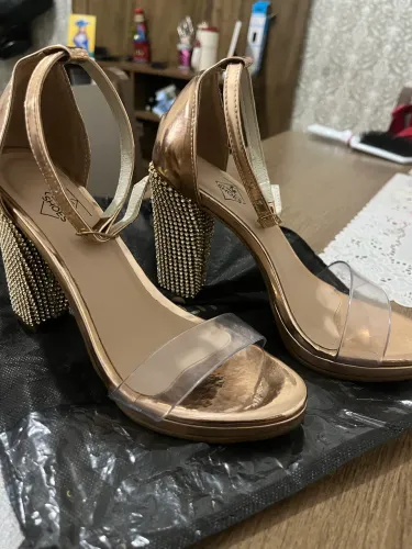 Sandália Feminina Nude Rosé Salto Grosso com Strass - Elegante