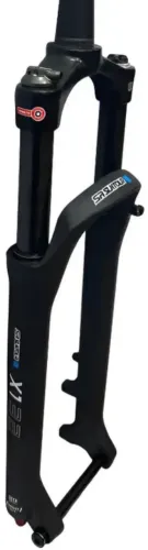 Oportunidade!! Suspensão Suntour A Ar Boost X1 32 c/ trava no guidão. Seminova