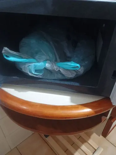 Vendo um microondas novo, 20 litros por 300 reais