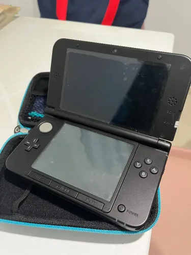 Nintendo 3DS XL Azul desbloqueado em ótimo estado