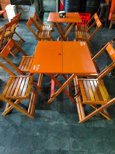 Vendo mesa da Petra com 4 cadeiras