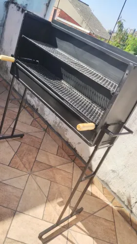 Churrasqueira pra espetinho