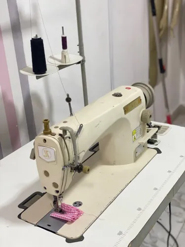 Máquina de Costura Reta Industrial 