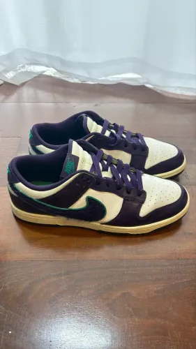 Tênis nike dunk roxo e verde (símbolo texturizado)