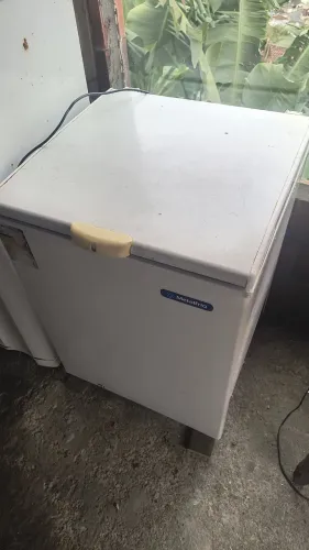 Freezer compacto 