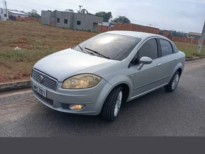 Fiat Linea Absolute 1.9/1.8 Flex Dualogic 4P 2010
