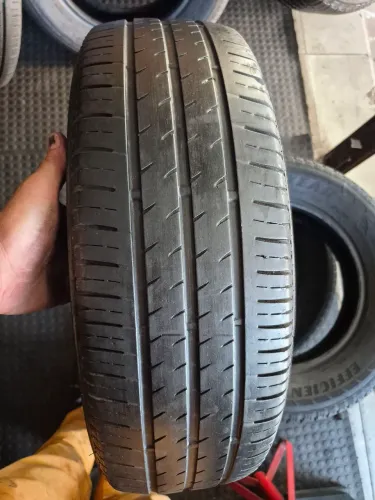Um pneu 185/65/15 firestone meia vida não reaberto (190 em 2× no ct