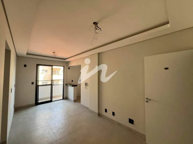 Apartamento à venda no Santa Mônica, Uberlândia/MG | 2 quartos (1 suíte) | 83m² | com chur