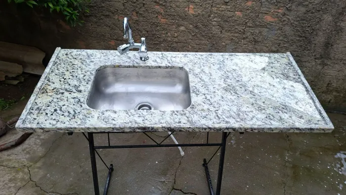 Pia Granito claro 120x50cm Sem Uso (Cuba Inox + Torneira Docol)