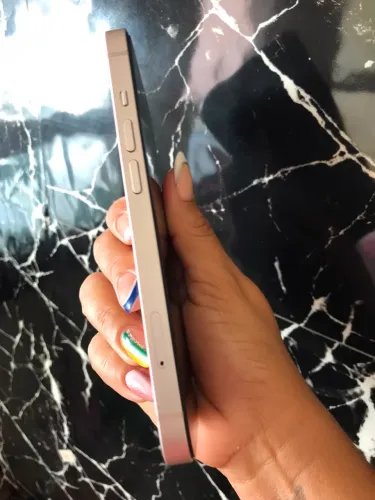 iPhone 13 rose
