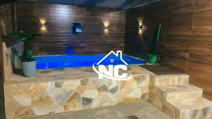 Novos Começos Imóveis vende Casa com 2 quartos, 100 m² - venda por R$ 700.000 Centro (Mani
