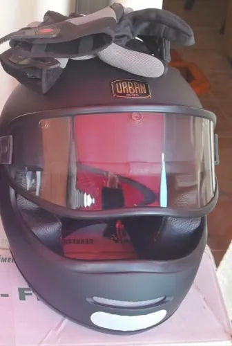 Capacete Urban Helmets novo! Com luvas!