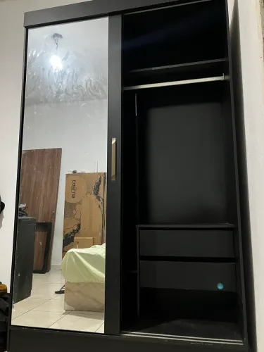 Guarda roupas solteiro
