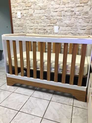 Berço para bebê semi novo (132x76cm)