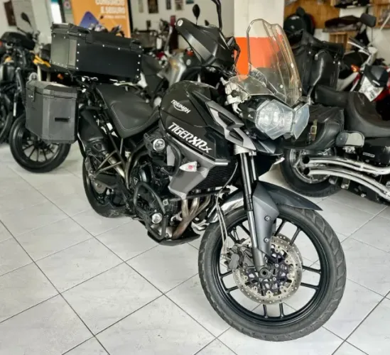 Triumph Tiger 800xrx 800 xrx equipada com acessórios troco moto