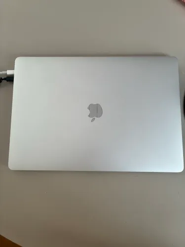 MacBook Pro i7 com tela de 15.4