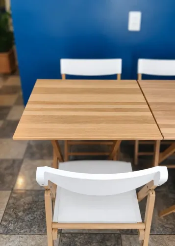Conjunto de mesa e duas cadeiras Tramontina dobráveis