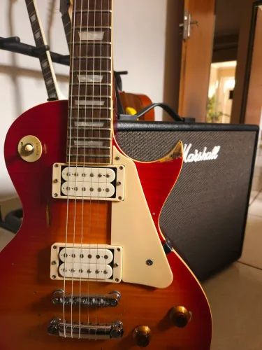 Guitarra Les Paul Vintage V100