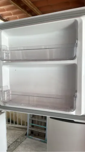 Geladeira cônsul 386L em perfeito estado. Pouco usada.