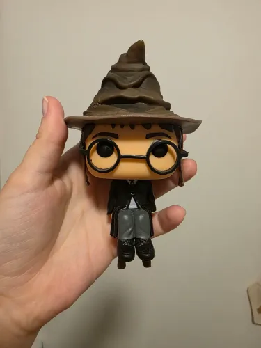 Funko Pop Harry Potter com chapéu seletor