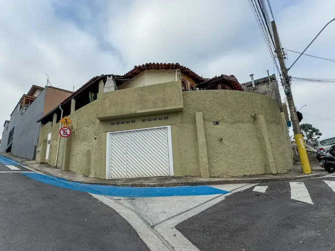 Casa de vila para venda em Centro com 2 quartos, sendo 1 suíte, 193m²
