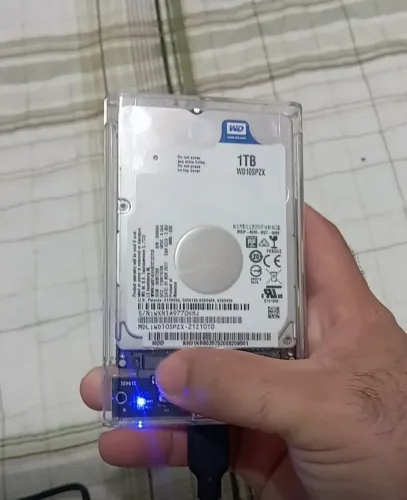 HD 1TB na case e adaptado.