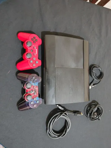 VENDO PS3 SUPER SLIM DESBLOQUEADO!!! (ACEITO TROCAS).