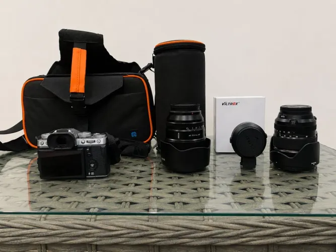 Fuji XT5 + Lente do Kit 16-80mm F4 + Lente Viltrox 75mm 1.2 + Case e acessórios