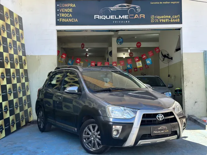 Toyota Etios Cross 1.5 Flex 16V 5P Mec. 2014