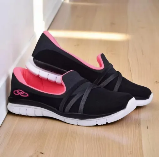 Olympikus Swift Black & Pink | Estilo Slip-On, Leveza Extrema e Calce Instantâneo