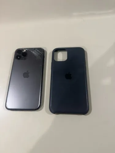 11 PRO 64Gb trincado tela e tampa! Já é o menor!