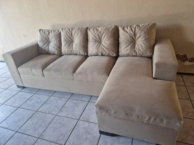 Sofá 3 lugares e chaise