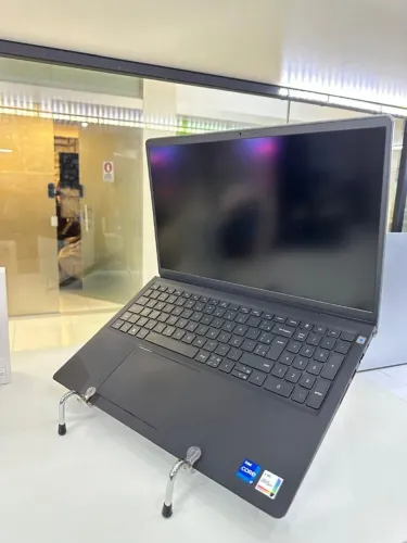 Dell Vostro 3520 i7 12ª Geração 16GB SSD 512GB Full HD Com GARANTIA EM ATE 10X